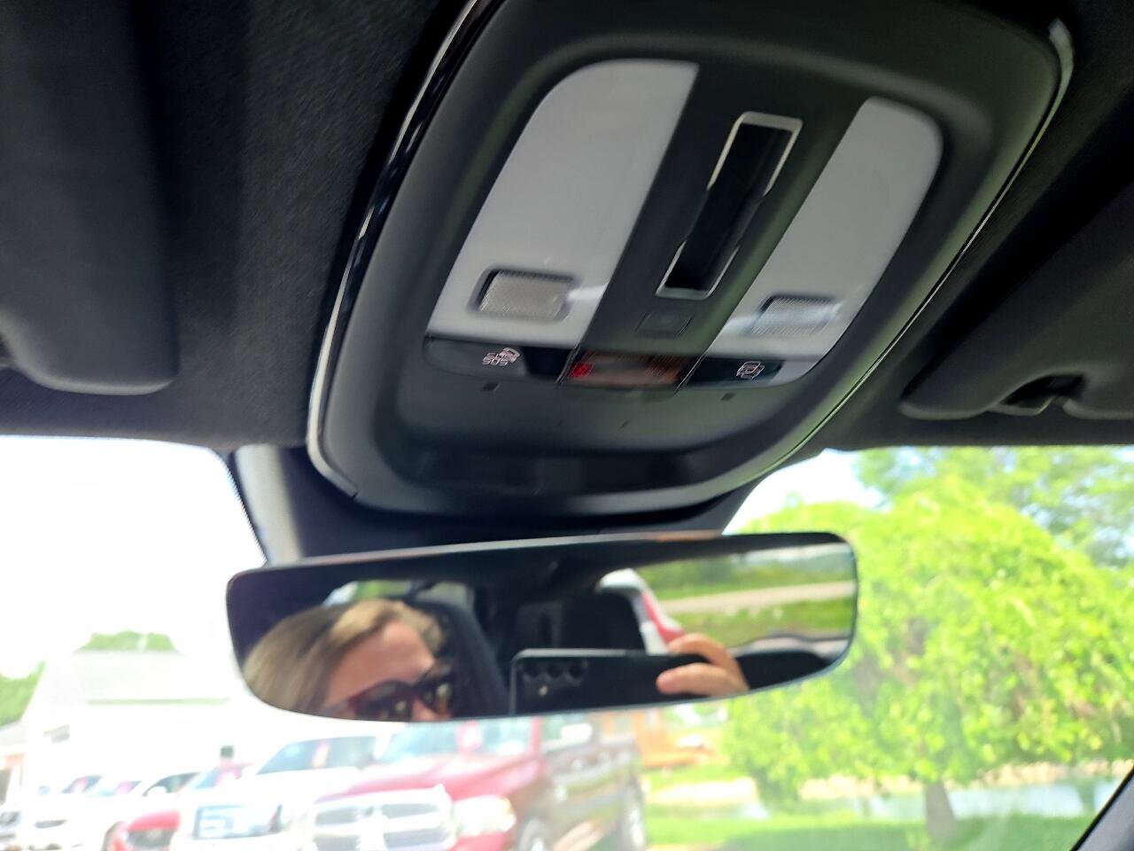 Used 2024 Volvo XC40 B5 Core image 26