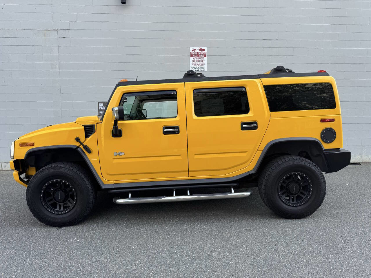Used 2003 HUMMER H2 w/ Preferred Equipment Group image 3