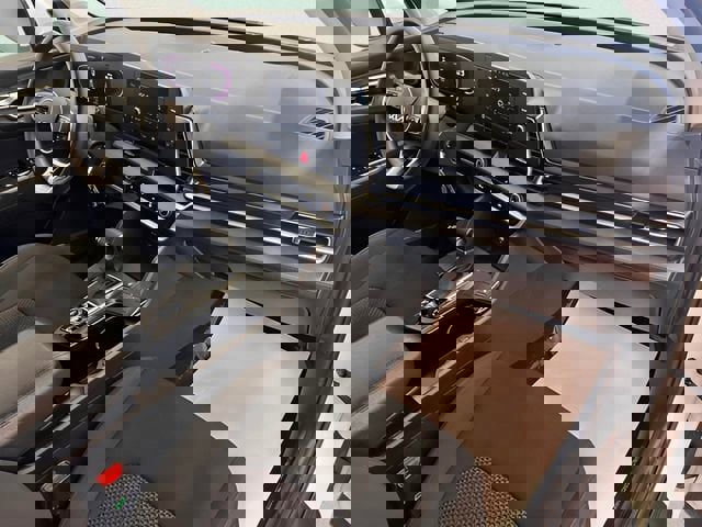 Used 2025 Kia Sportage LX image 10