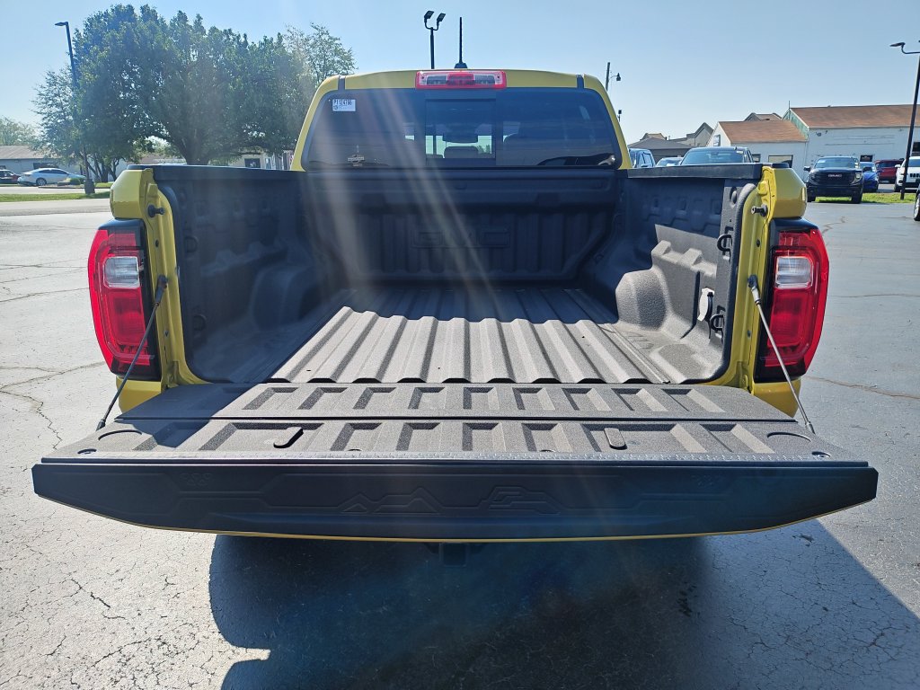 Used 2023 GMC Canyon AT4 w/ Technology Package AWD/4WD image 10