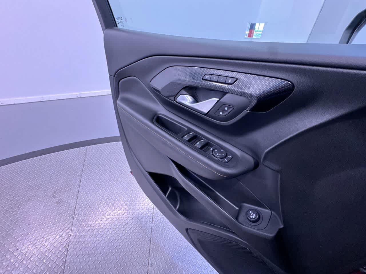 Used 2024 GMC Terrain AT4 AWD/4WD image 32