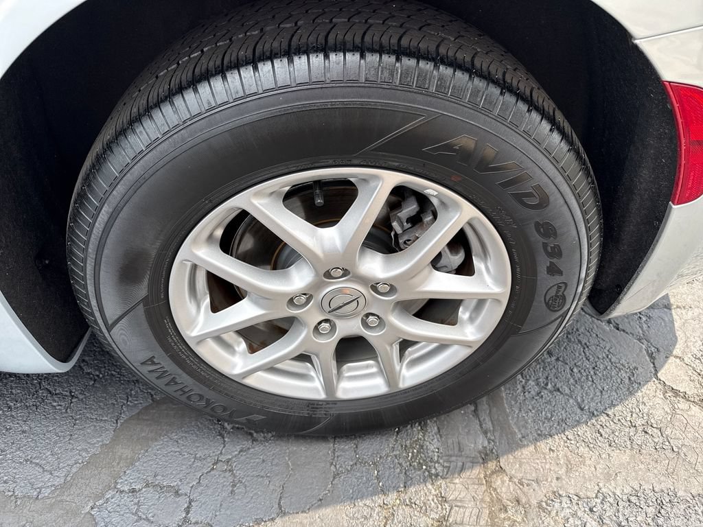 Used 2024 Chrysler Pacifica Touring-L FWD image 25