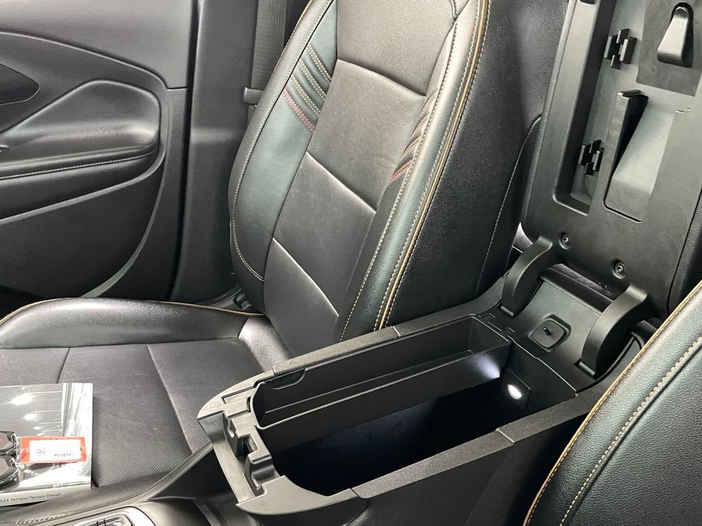 Certified 2024 GMC Terrain AT4 w/ Tech Package AWD/4WD image 34