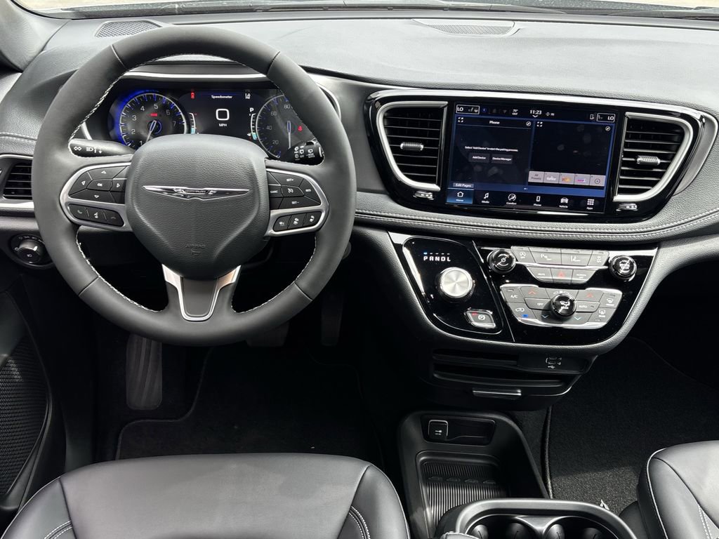 New 2026 Chrysler Pacifica Select image 11