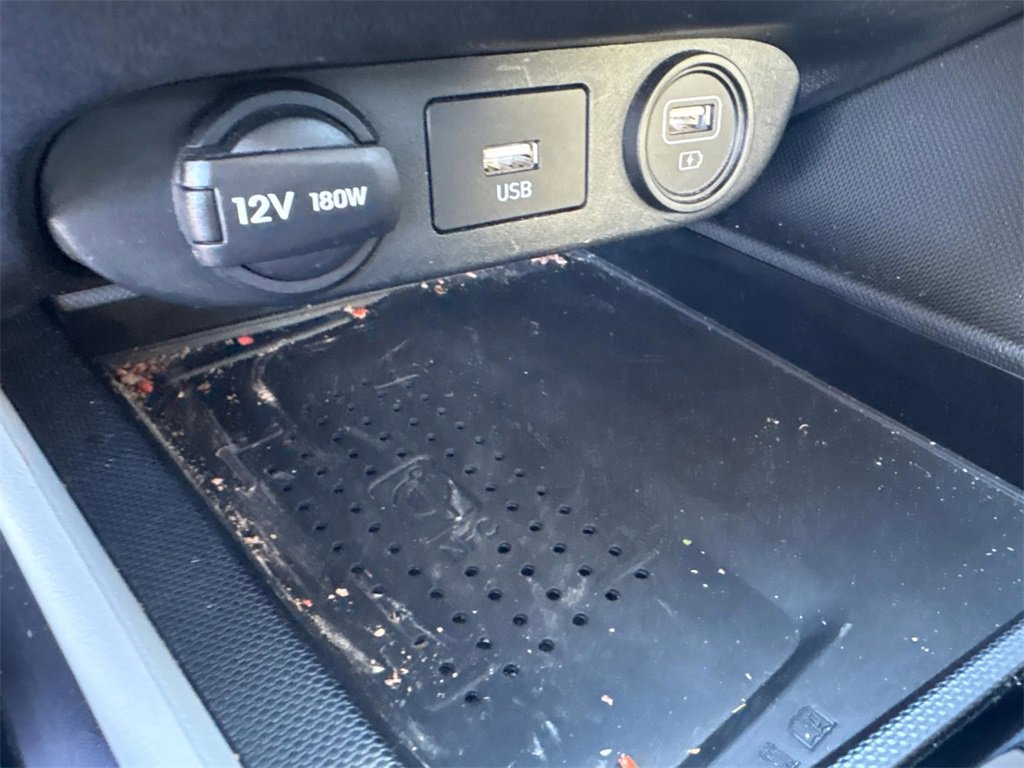 Used 2023 Hyundai Elantra Limited w/ Cargo Package image 24