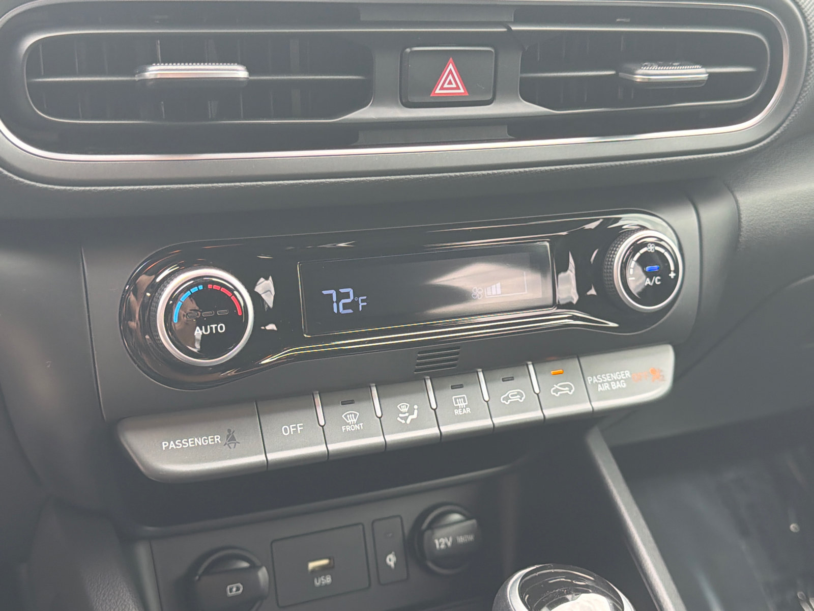 Certified 2022 Hyundai Kona SEL w/ Convenience Package FWD image 31