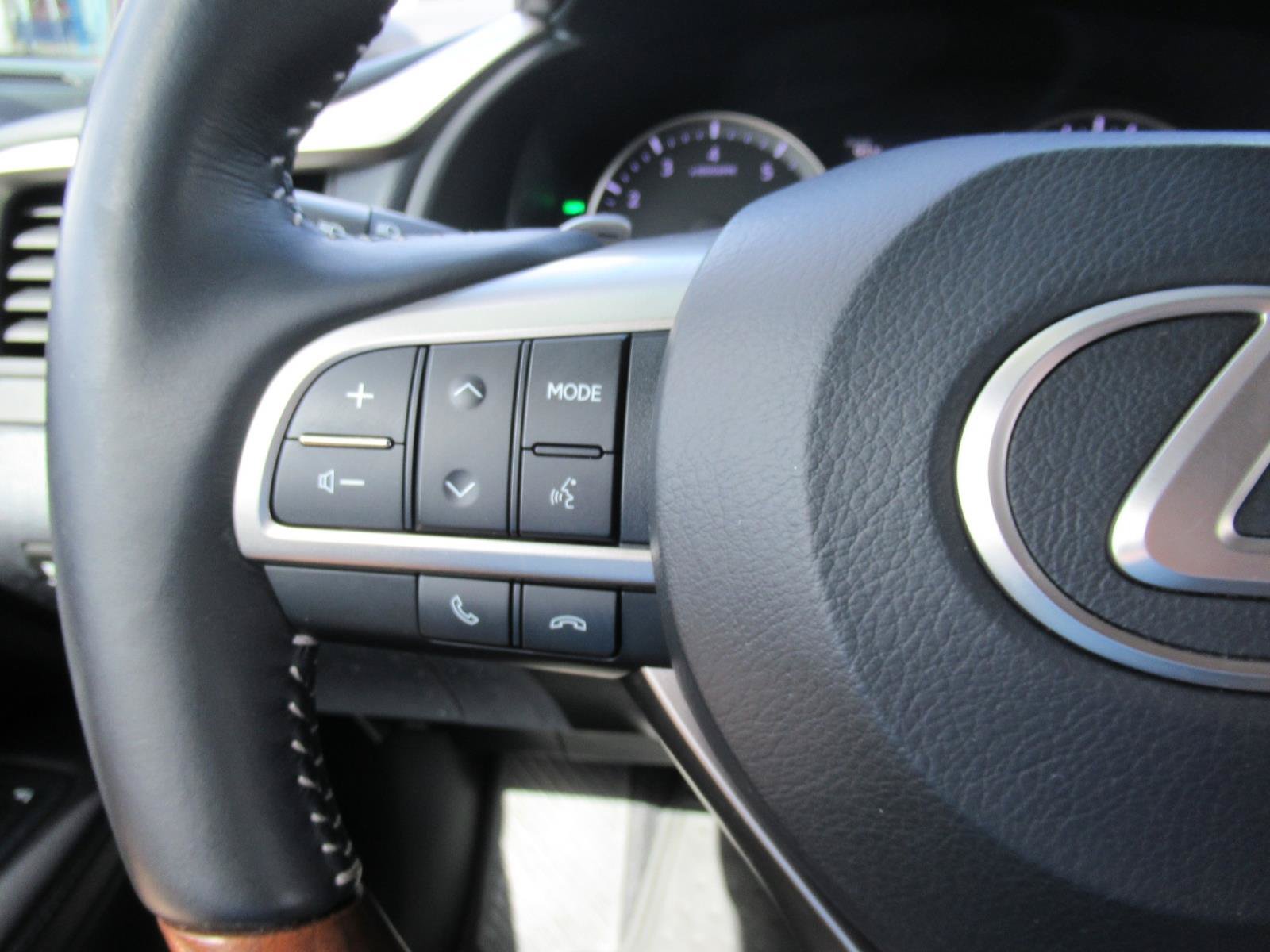 Used 2020 Lexus RX 350L FWD w/ Premium Package image 27