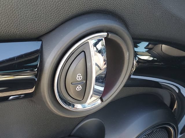 Used 2020 MINI Cooper 4-Door Hardtop FWD image 23