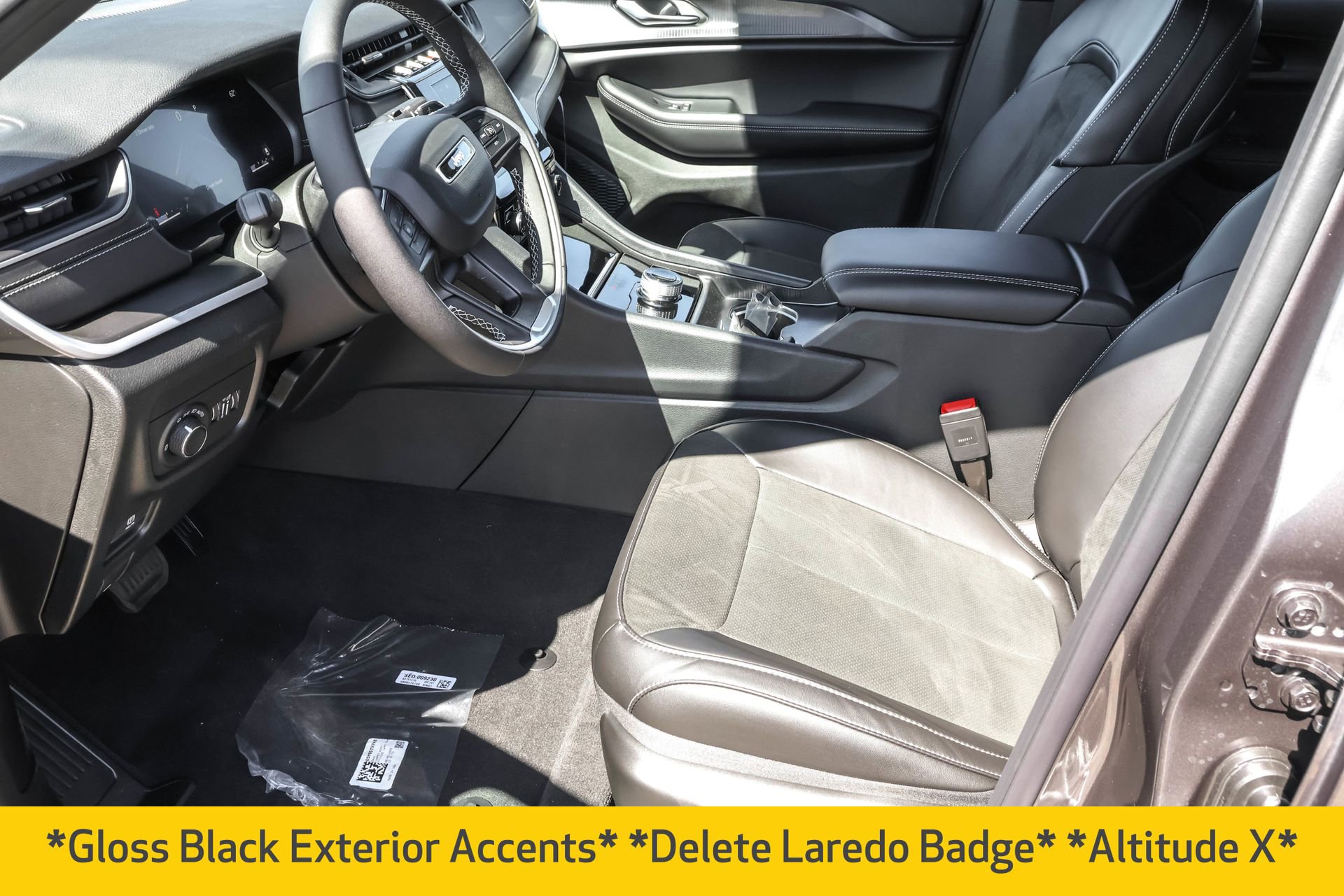 New 2025 Jeep Grand Cherokee Altitude AWD/4WD image 6