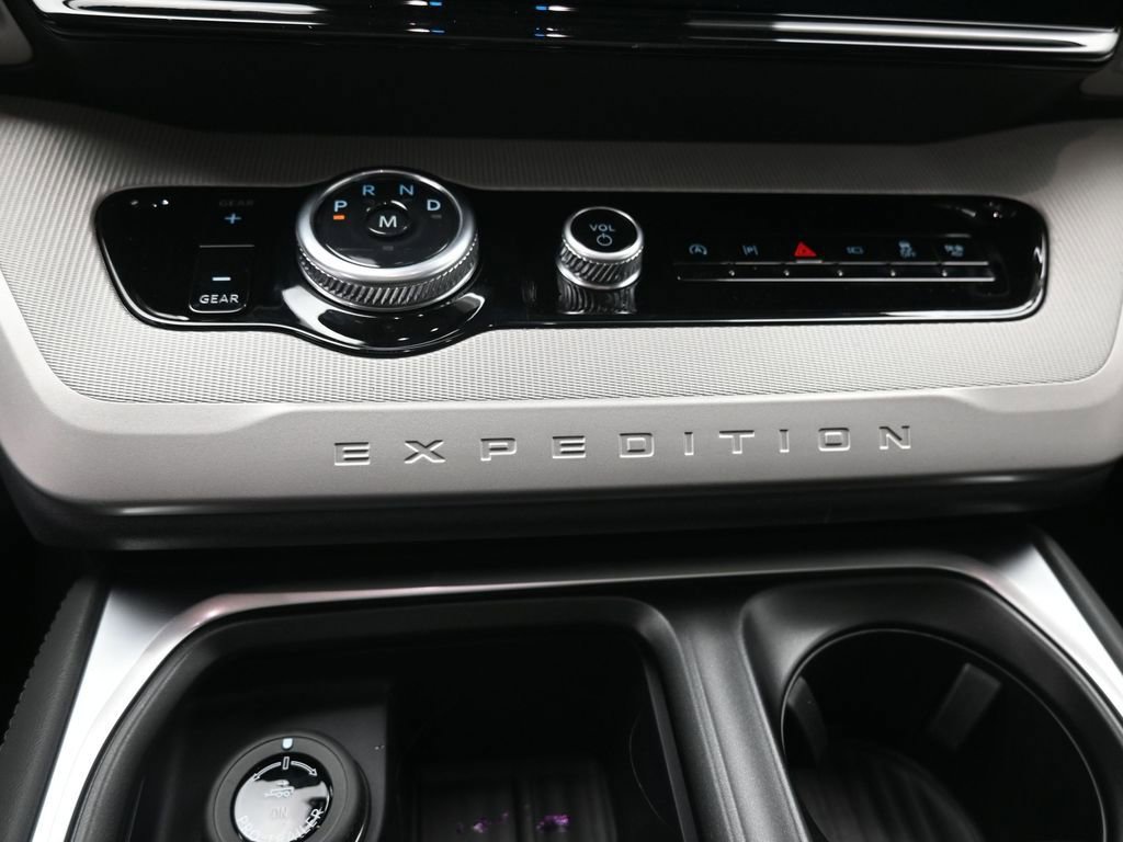 New 2026 Ford Expedition Active image 28