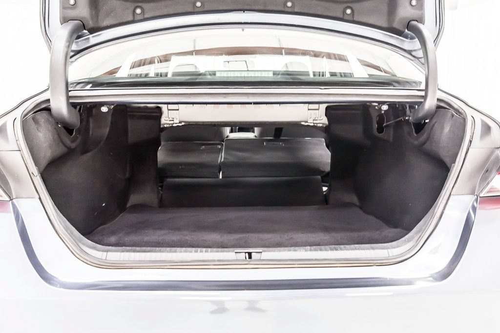 Used 2021 Toyota Avalon XLE w/ Moonroof Package FWD image 38