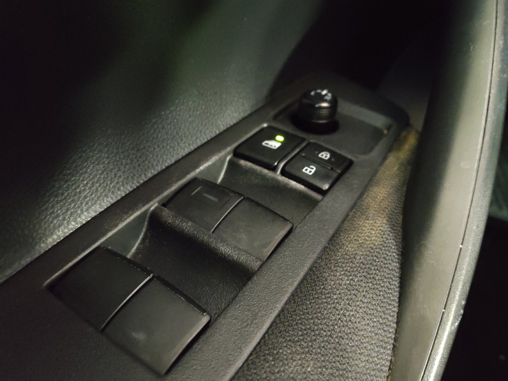 Used 2020 Toyota Corolla LE image 27