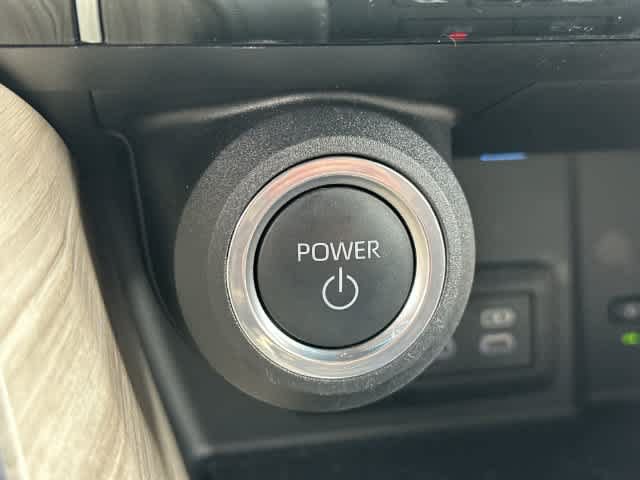Used 2023 Toyota Venza XLE AWD/4WD image 10