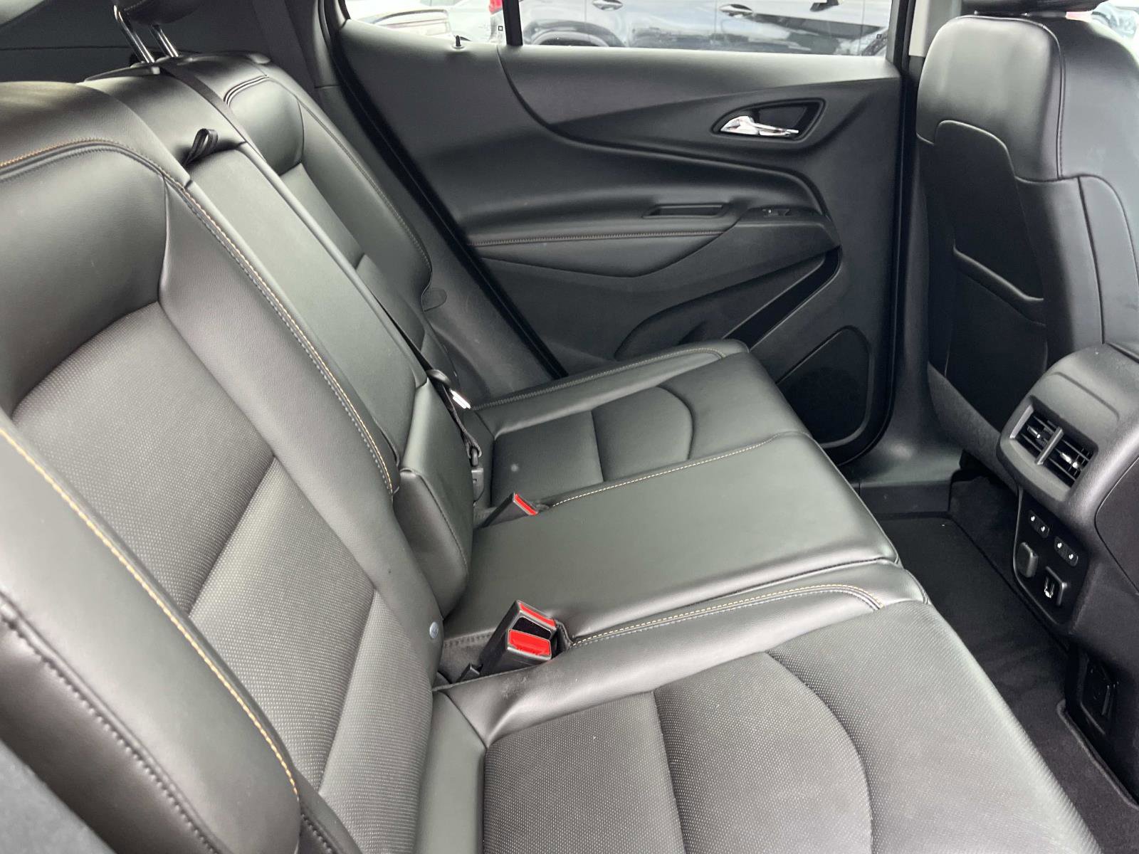 Used 2018 Chevrolet Equinox Premier AWD/4WD image 23