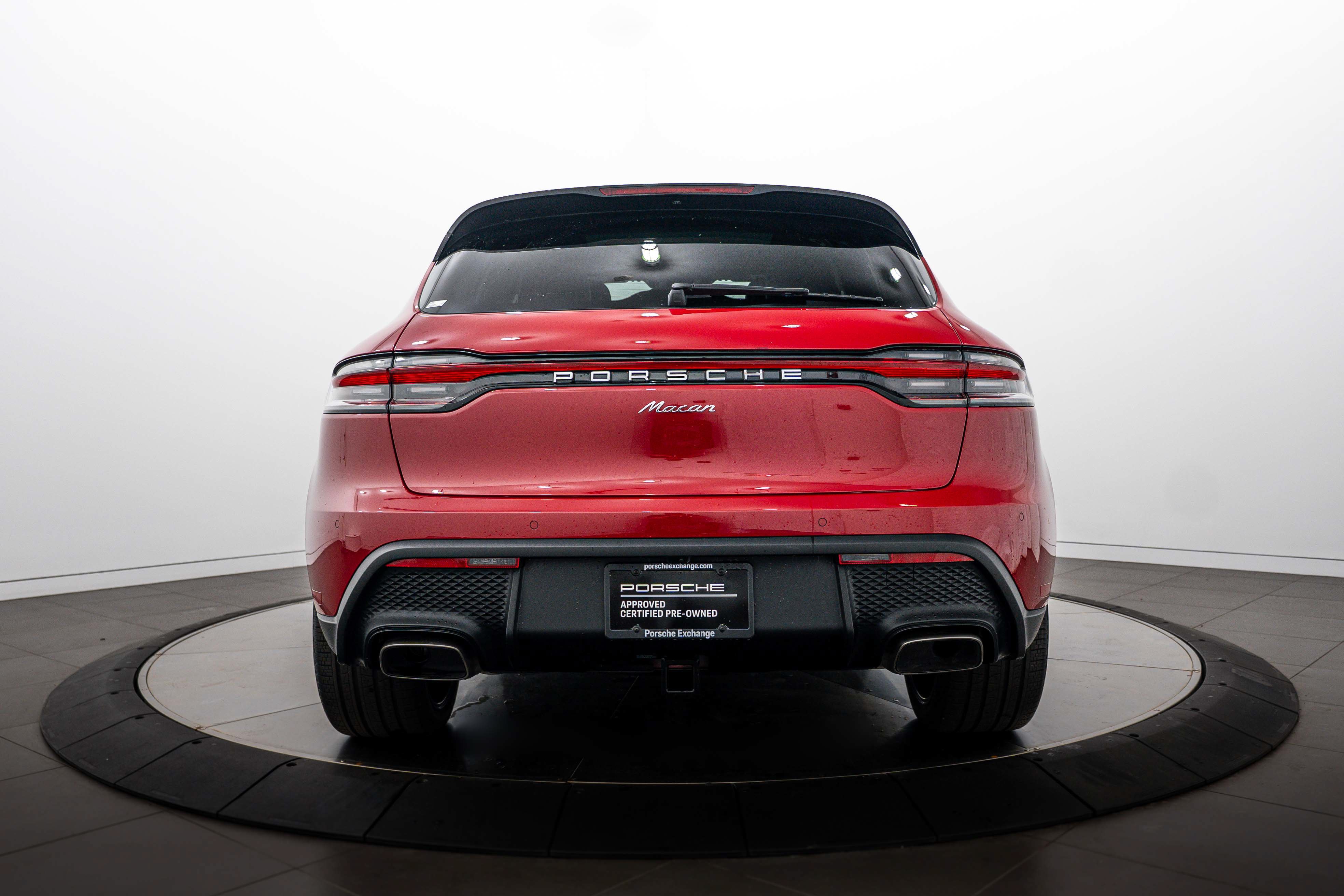 Certified 2026 Porsche Macan AWD/4WD image 6