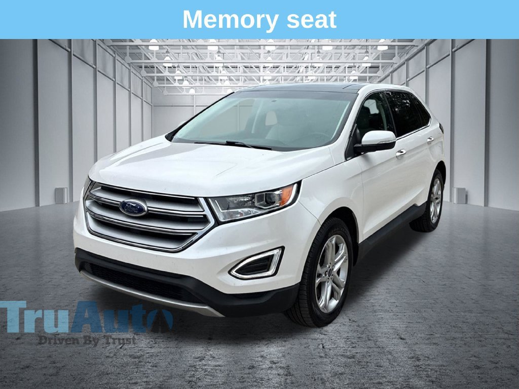 Used 2018 Ford Edge Titanium w/ Equipment Group 301A FWD image 3