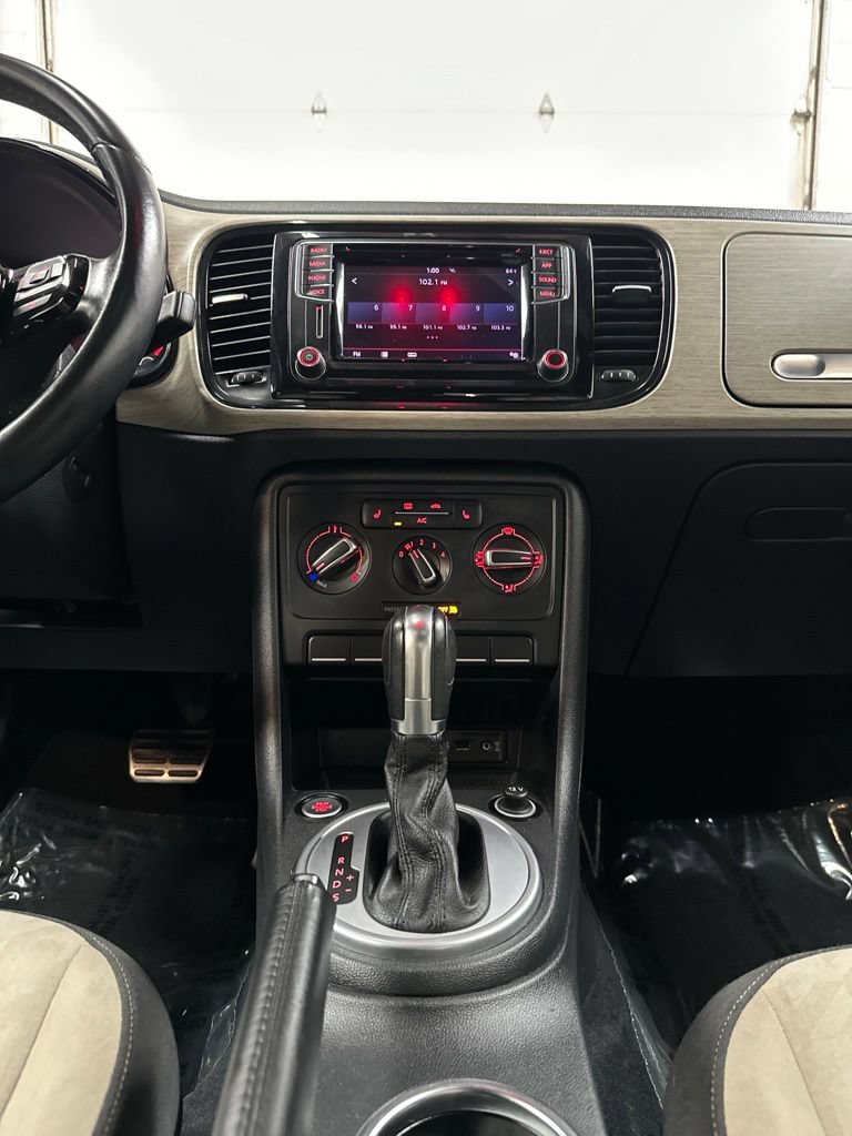 Used 2018 Volkswagen Beetle 2.0T Coast FWD image 24
