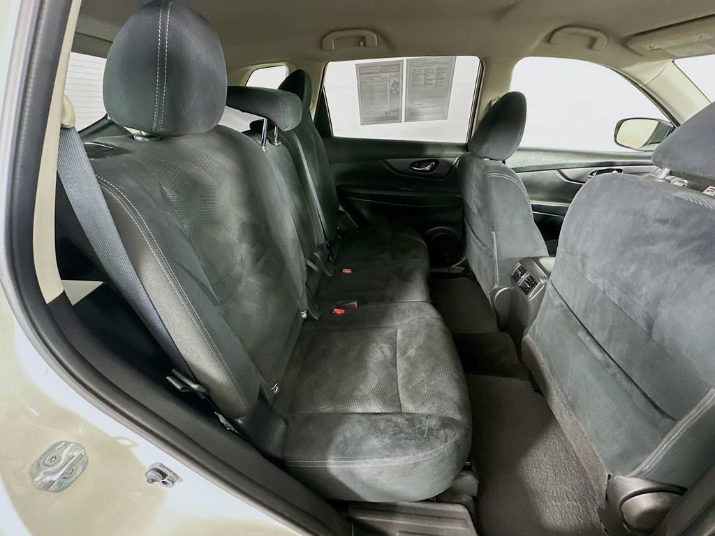 Used 2016 Nissan Rogue SV w/ SV Premium Package FWD image 34