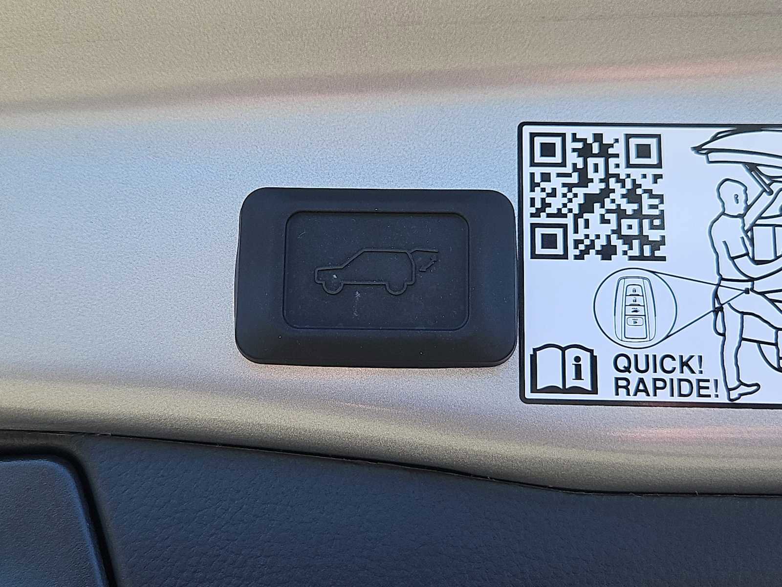 Used 2025 Toyota RAV4 XSE w/ Advanced Technology Package image 23