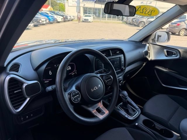 Used 2024 Kia Soul LX w/ Option Group 015 FWD image 7
