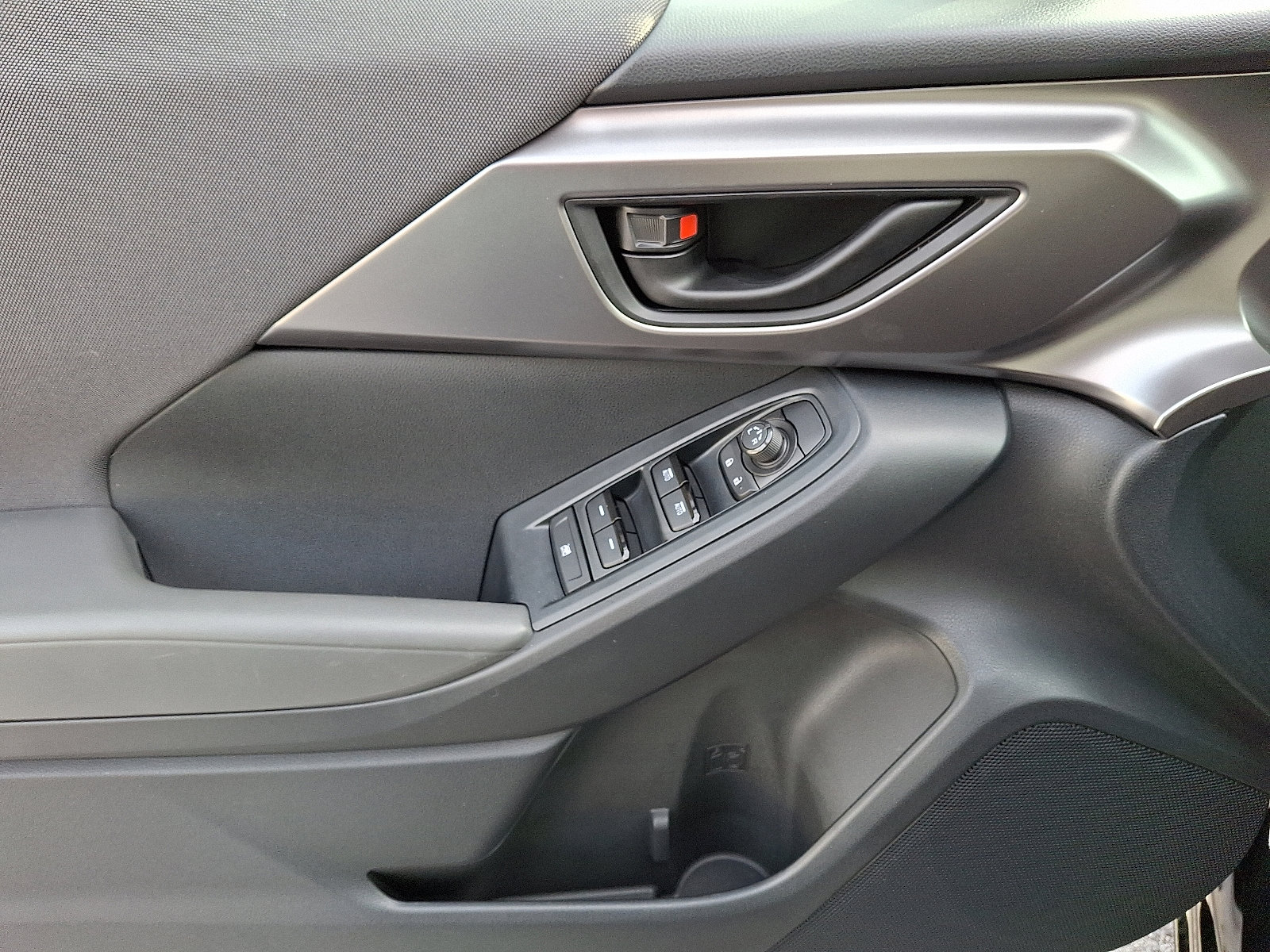 Certified 2025 Subaru Impreza 2.0i image 12