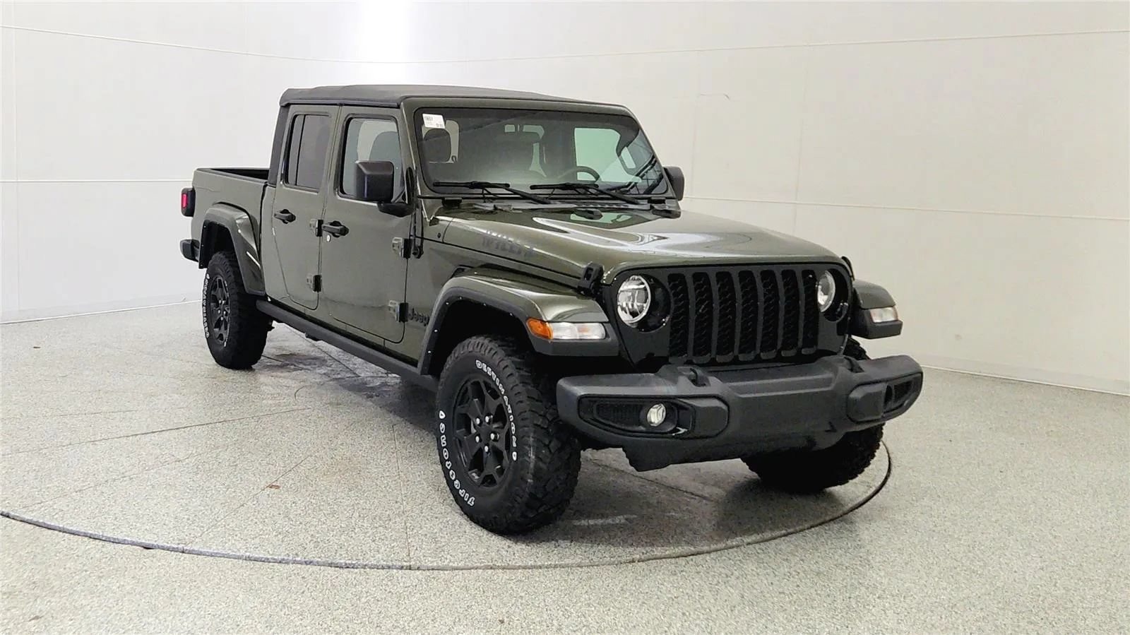 Used 2022 Jeep Gladiator Sport AWD/4WD image 2