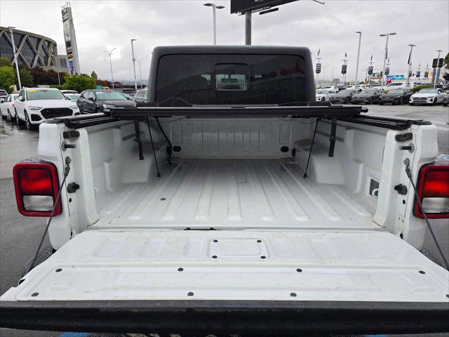 Used 2023 Jeep Gladiator Overland AWD/4WD image 14