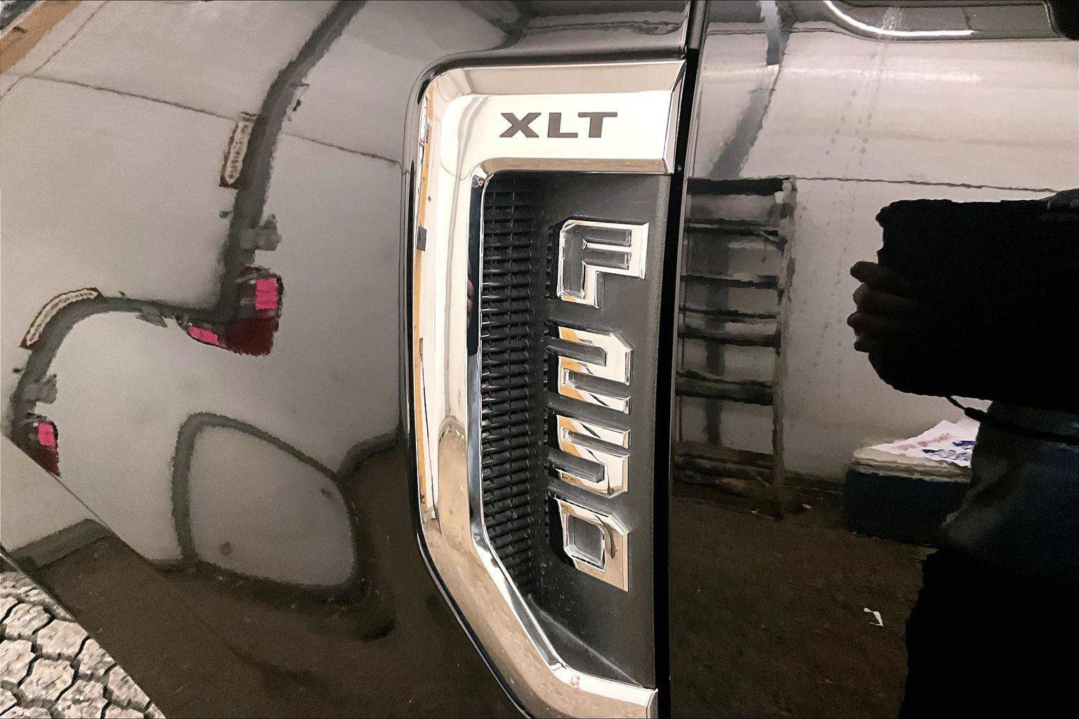 Used 2022 Ford F250 XLT w/ XLT Premium Package image 13