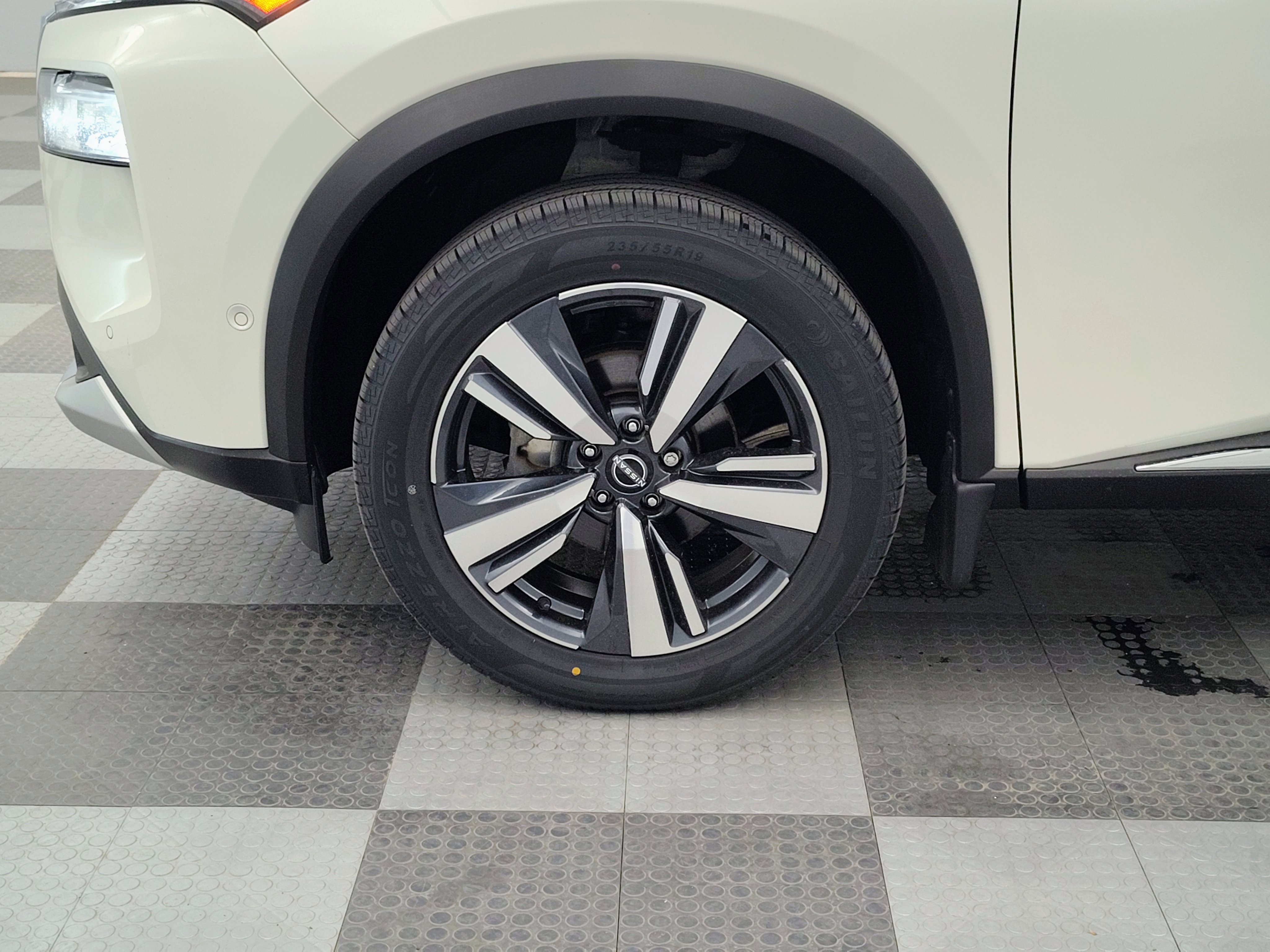 Used 2023 Nissan Rogue Platinum w/ Platinum Premium Package AWD/4WD image 16
