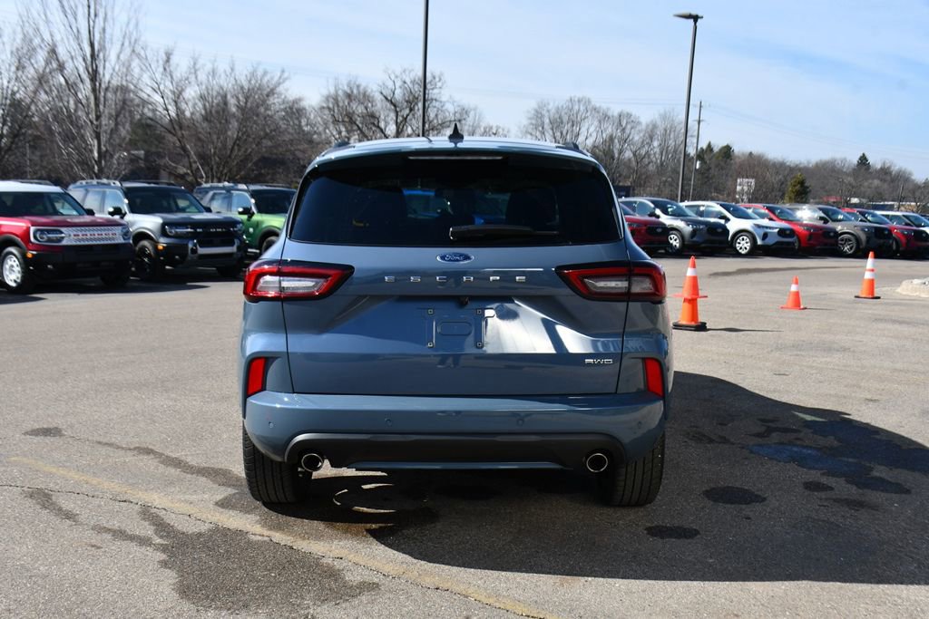 Used 2023 Ford Escape ST-Line Elite w/ Premium Technology Package image 5