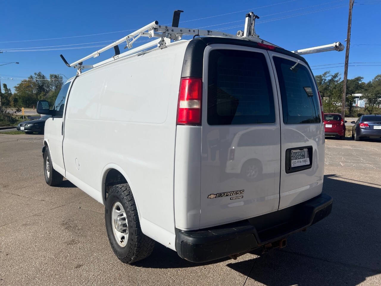Used 2013 Chevrolet Express 2500 image 3
