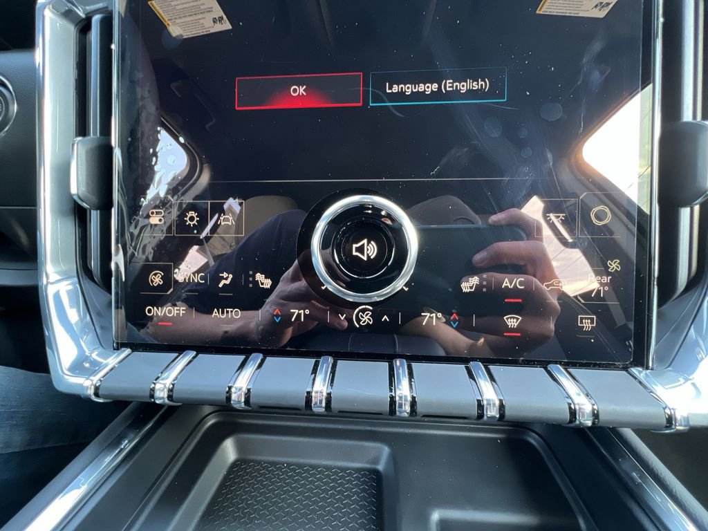 New 2025 GMC Acadia Elevation image 11