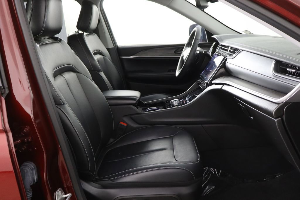 Used 2023 Jeep Grand Cherokee Limited w/ Black Appearance Package image 19