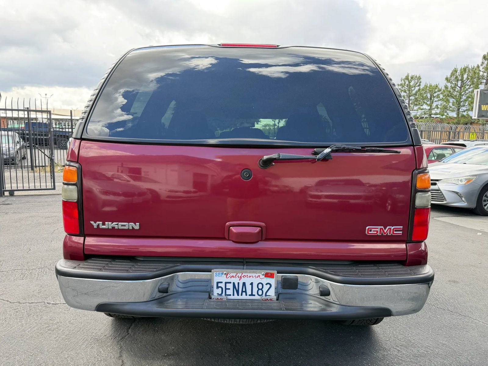 Used 2004 GMC Yukon SLE RWD image 15