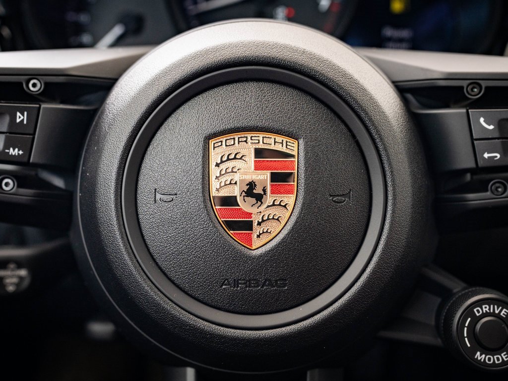 Certified 2025 Porsche Macan Turbo image 28