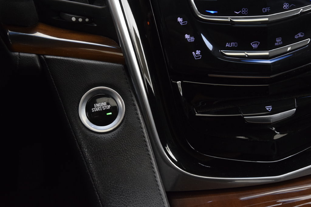 Used 2018 Cadillac Escalade ESV Luxury RWD image 29