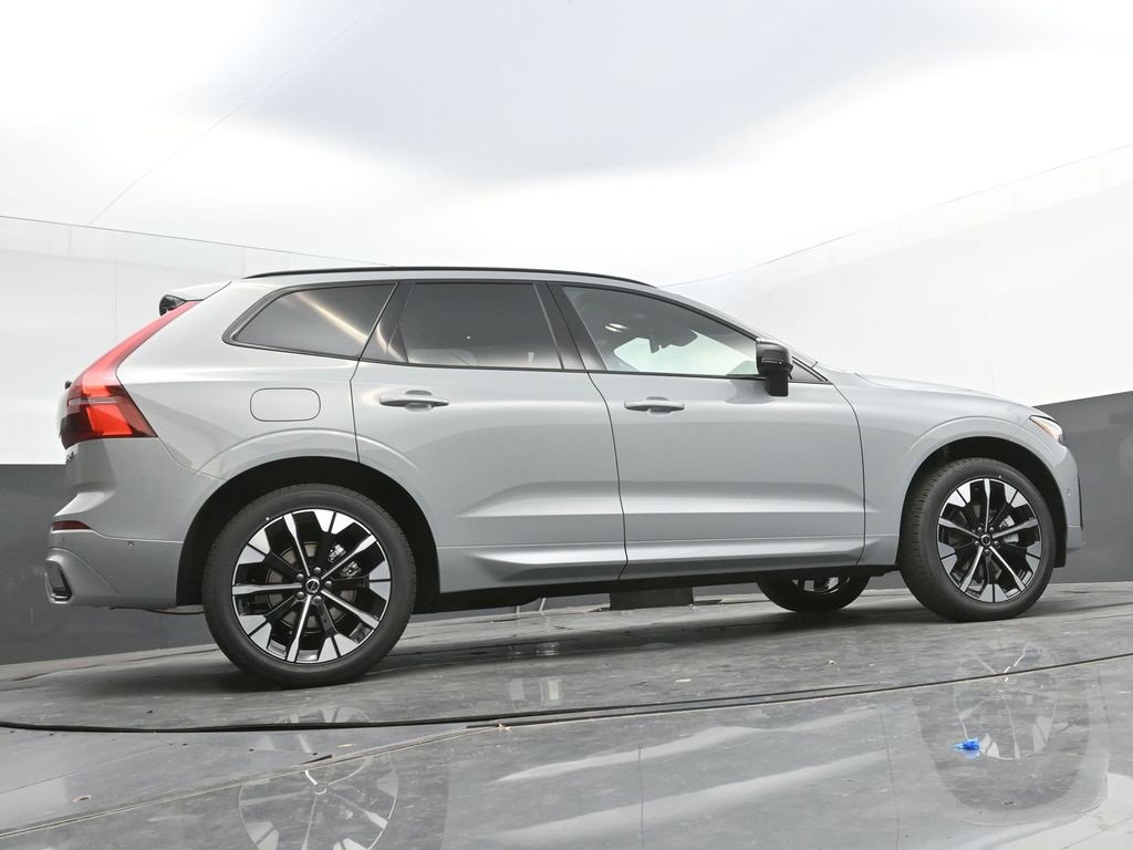 New 2026 Volvo XC60 B5 Plus w/ Protection Package Premier image 28