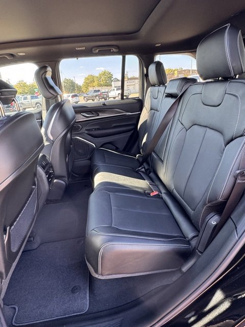 New 2025 Jeep Grand Cherokee Overland w/ Luxury Tech Group IV image 11