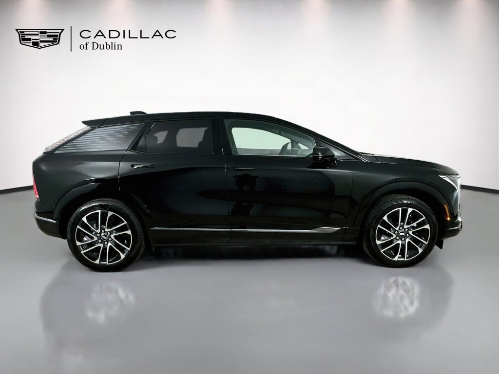 Used 2026 Cadillac Optiq Sport 2 w/ LPO, Floor Liner Package AWD/4WD image 4