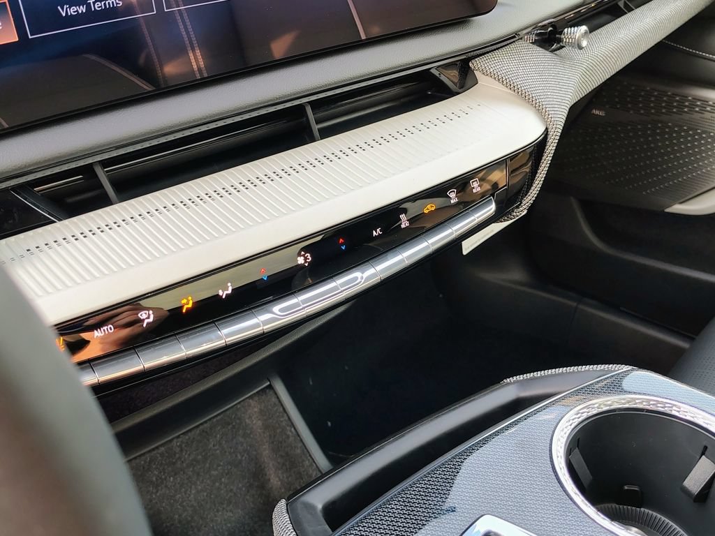 New 2027 Cadillac Optiq Premium Luxury AWD/4WD image 28
