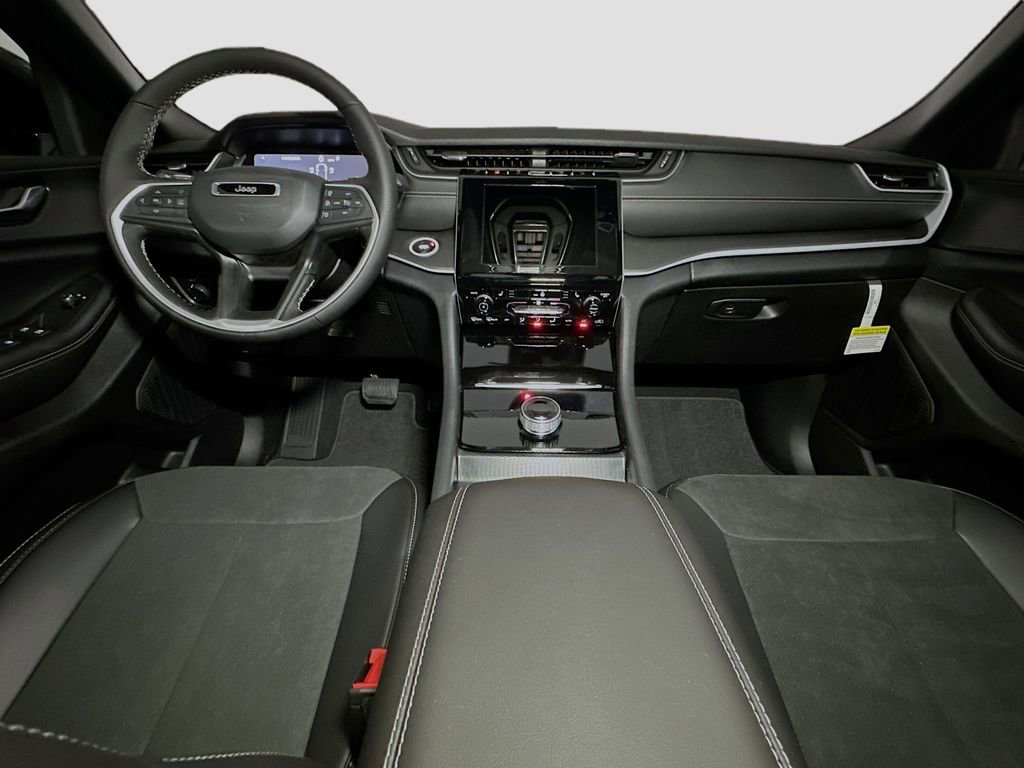 New 2025 Jeep Grand Cherokee L Altitude image 7
