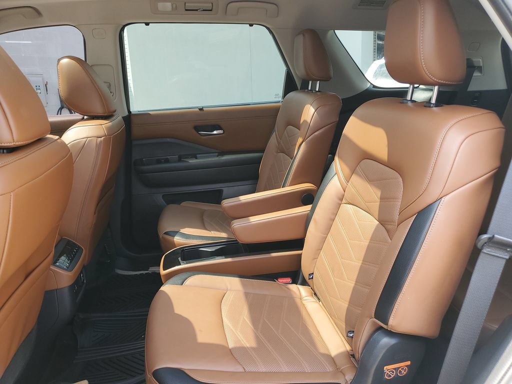 Used 2023 Nissan Pathfinder Platinum AWD/4WD image 29