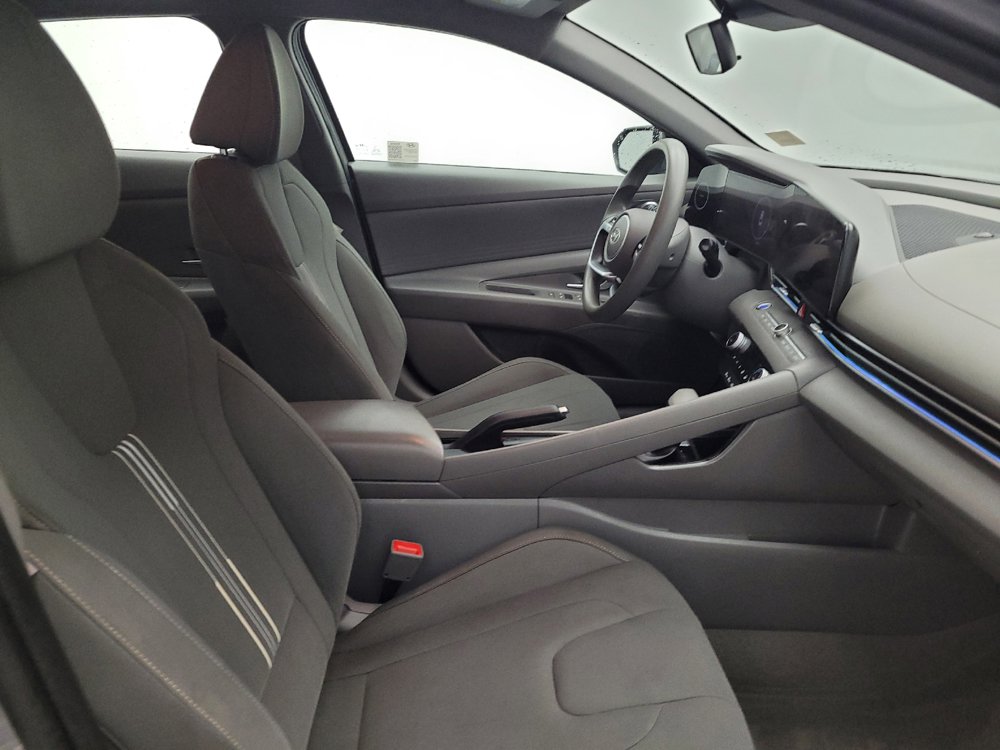 Used 2024 Hyundai Elantra SEL FWD image 21