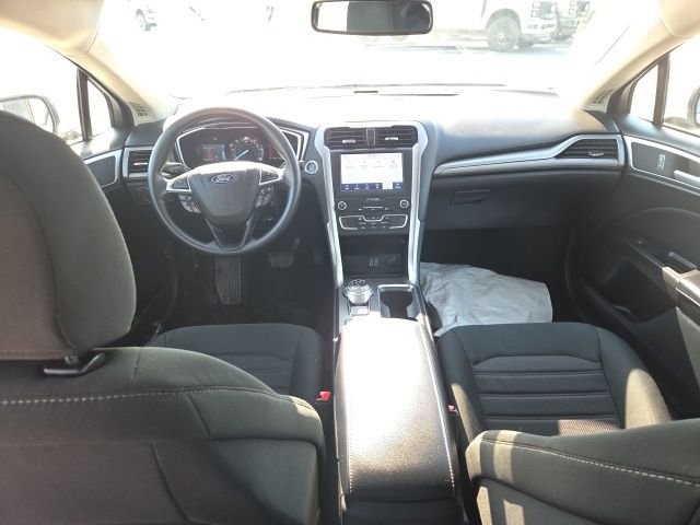 Used 2020 Ford Fusion SE image 21