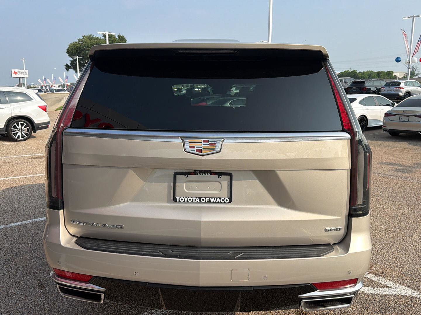 Used 2021 Cadillac Escalade Premium Luxury w/ Performance Package RWD image 4