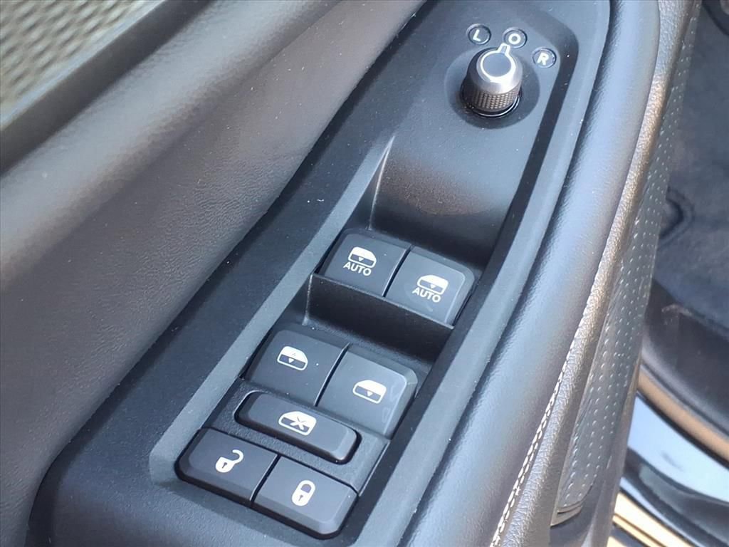 Used 2024 Jeep Grand Cherokee L Altitude image 27