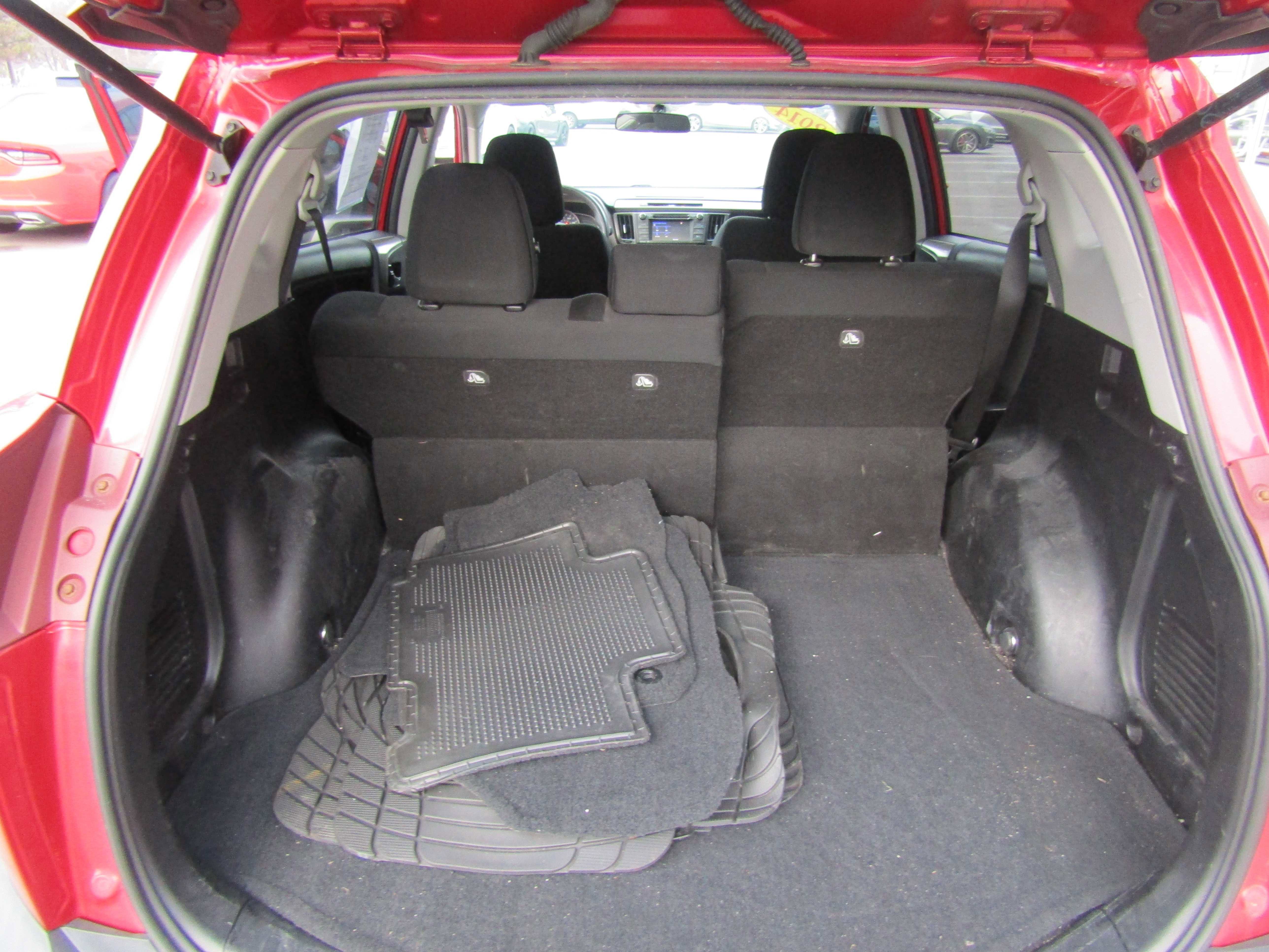 Used 2014 Toyota RAV4 XLE AWD/4WD image 23