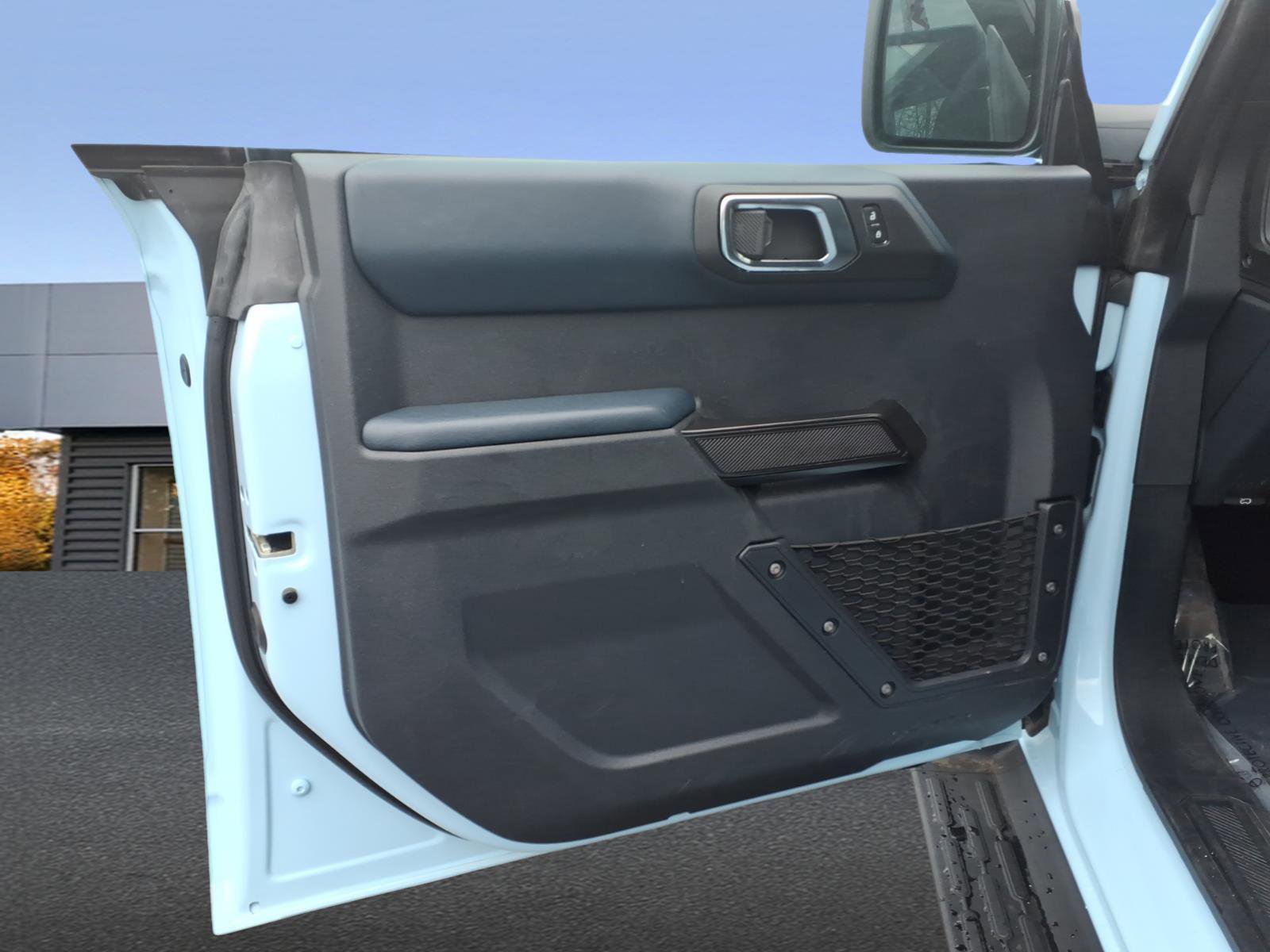 Used 2025 Ford Bronco Heritage Edition AWD/4WD image 14