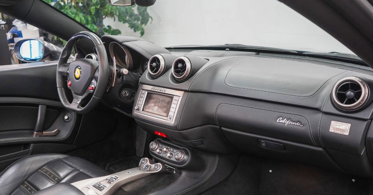 Used 2011 Ferrari California Base 2dr Convertible image 84