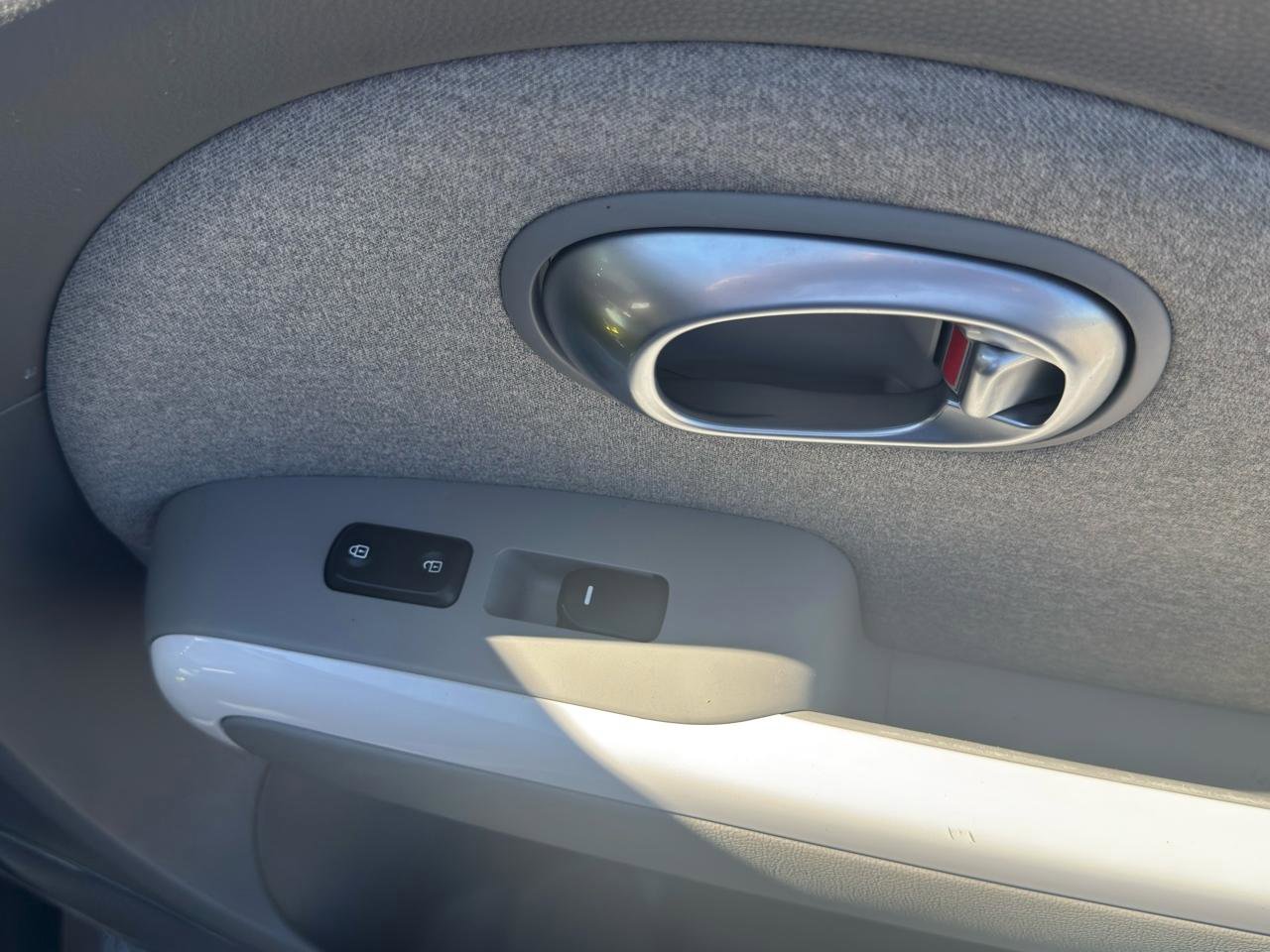 Used 2016 Kia Soul EV FWD image 29